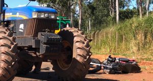 Motociclista bate em pneu de trator a caminho de Araraquara