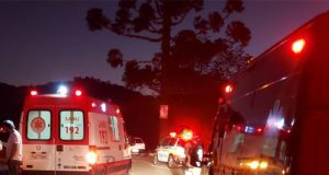 Carro bate na traseira da moto na Washington Luís e mata casal
