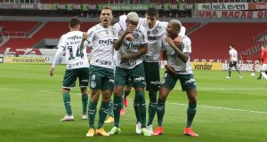 Com um a menos, Palmeiras vence o Inter pelo Brasileirão