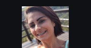 Mulher é encontrada morta dentro de casa na Vila Xavier