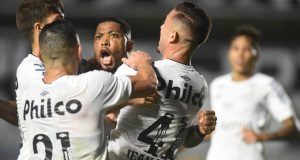 Santos bate o São Paulo em clássico e volta a vencer no Brasileirão