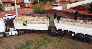 Polícia faz apreensão da maior carga de drogas da história do país. Seguia para o Porto de Santos.