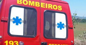 Mulher capota o carro na vicinal Bueno-Motuca