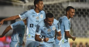 Santos goleia Juazeirense e fica perto das quartas da Copa do Brasil