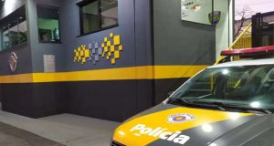Motociclista fica gravemente ferido após sofrer acidente na SP-215