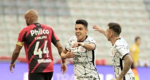 Roni não perdoa e Corinthians chega à sexta colocação no Brasileirão