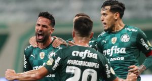 Palmeiras encosta no líder e Corinthians se firma no G6 do Brasileirão