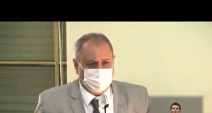 Garrido se irrita durante sessão e manda críticos de Edinho calarem a boca