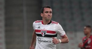 São Paulo bate o Sport e engata terceira vitória seguida no Brasileirão