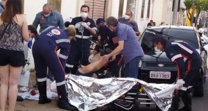 Homem fica gravemente ferido após ser esfaqueado no Centro de São Carlos