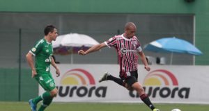 São Paulo perde chances e apenas empata com a lanterna Chapecoense