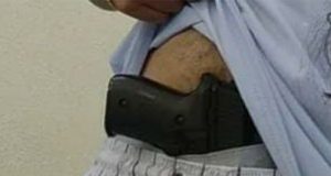 Aluno com arma de brincadeira causa tumulto em escola da Vila Xavier