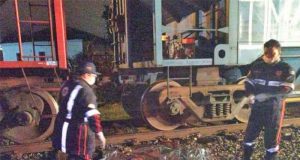 Mulher morre após ser atropelada por trem em cidade da região