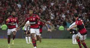 Corinthians perde para o time misto do Flamengo e segue fora do G4