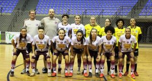 Após 14 jogos, futsal feminino perde invencibilidade