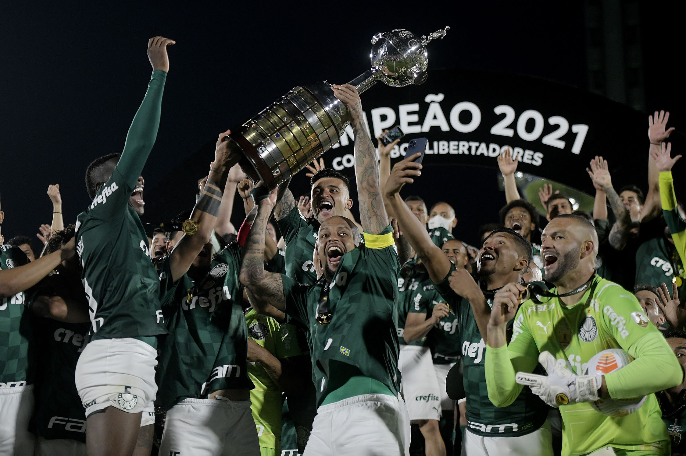 Palmeiras supera o Flamengo na prorrogação e é tricampeão da