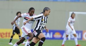 São Paulo goleia o Santos e vai enfrentar o Corinthians na grande decisão