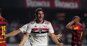 São Paulo vence e abre cinco pontos de vantagem para zona de rebaixamento