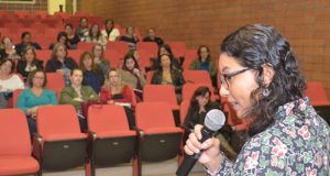 Para secretária da Educação, desafio foi fazer com que as crianças permanecessem conectadas à escola