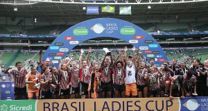Em jogo de cinco gols, São Paulo supera o Santos e fatura a Ladies Cup