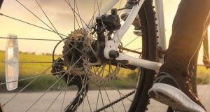 Armado e de bicicleta, ladrão rouba celular de mulher que caminhava na Vila Suconasa