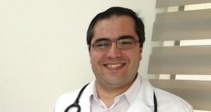 “Uma pessoa contaminada com Ômicron pode contaminar até dez pessoas”, diz pneumologista araraquarense