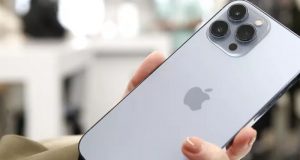 Moça acreditou em sorteios para ganhar Iphones, mas caiu em golpe e perdeu dinheiro