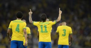 No Mineirão, Brasil goleia o Paraguai pelas Eliminatórias