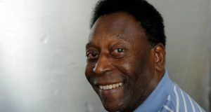 Internado para tratar câncer, Pelé se recupera de infecção urinária