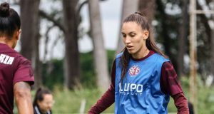 Camila comemora início na Ferroviária e projeta confronto contra o Internacional