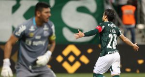 Palmeiras vence clássico contra o Santos e segue invicto no Paulistão