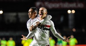 São Paulo goleia São Bernardo e avança à semifinal do Paulistão