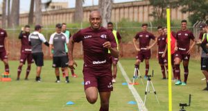 Zagueiro Carlão deve ser reforço da Ferroviária para a Série D