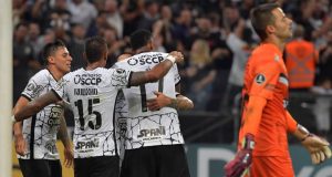 Corinthians bate Deportivo Cali-COL em sua primeira vitória na Libertadores