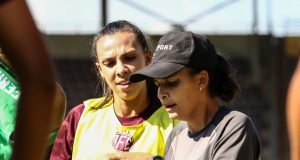 Roberta Batista projeta confronto da Ferroviária contra o Cruzeiro