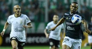 Em noite de pênaltis perdidos, Corinthians empata com o Deportivo Cali
