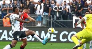 Corinthians e São Paulo fazem tempos distintos e empatam Majestoso
