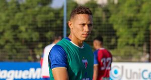 Ferroviária deve contratar por empréstimo meio-campista do Fortaleza