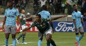 Palmeiras vence Emelec com gol de Danilo e segue 100%