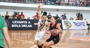 Com show de Sossô, Sesi Araraquara vence e dispara na liderança da LBF