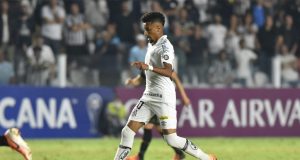 Santos empata com o Banfield-ARG e garante a classificação