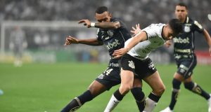 Com 1º tempo de gala, Corinthians goleia o Santos pela Copa do Brasil