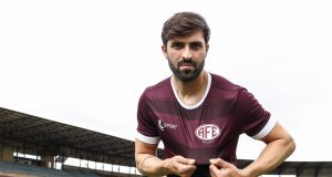 Ferroviária anuncia a contratação do zagueiro Diego Sacoman para a Série D