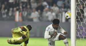 Santos empata com o Internacional na Vila Belmiro