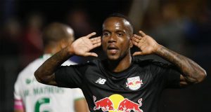 Com gol de Helinho, Red Bull Bragantino vence o Juventude