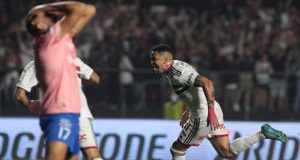 São Paulo goleia Universidad Católica no Morumbi e garante classificação