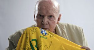 Zagallo passa bem após internação devido à infecção respiratória