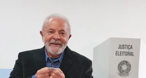 Lula vota em SP e diz aos jornalistas: “Essa é a eleição mais importante para mim”