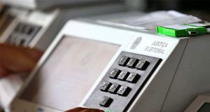 Mais de 156 milhões de brasileiros vão às urnas neste domingo