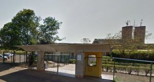 Creche recebe estrutura improvisada devido a problemas no telhado